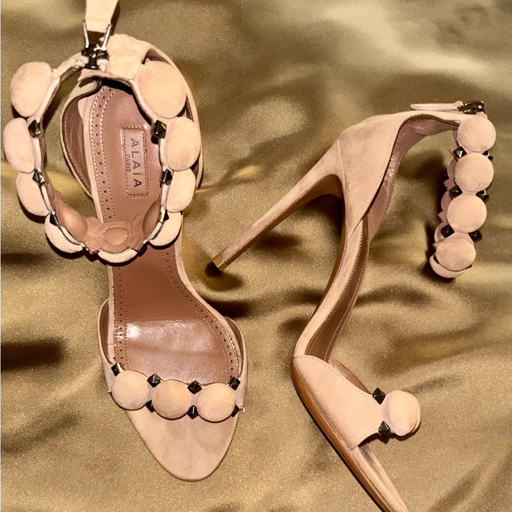 Alaia La Bombe Sandal — Nude • Size 39